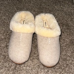 slippers